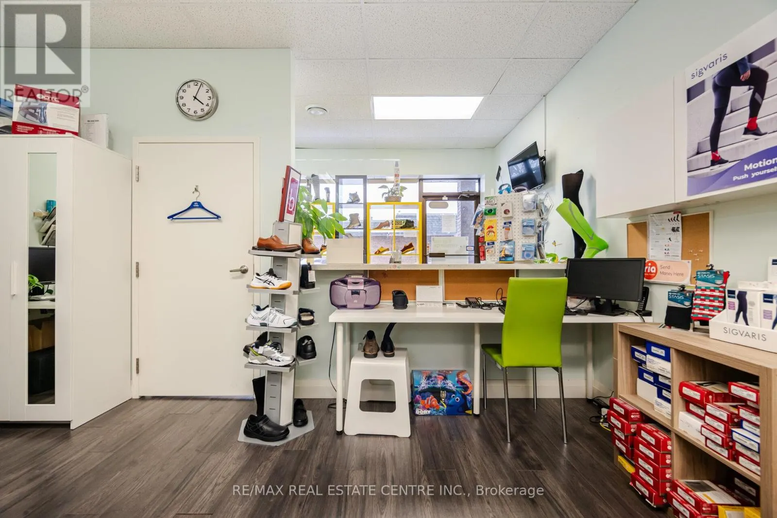 8 - 5291 LAKESHORE ROAD