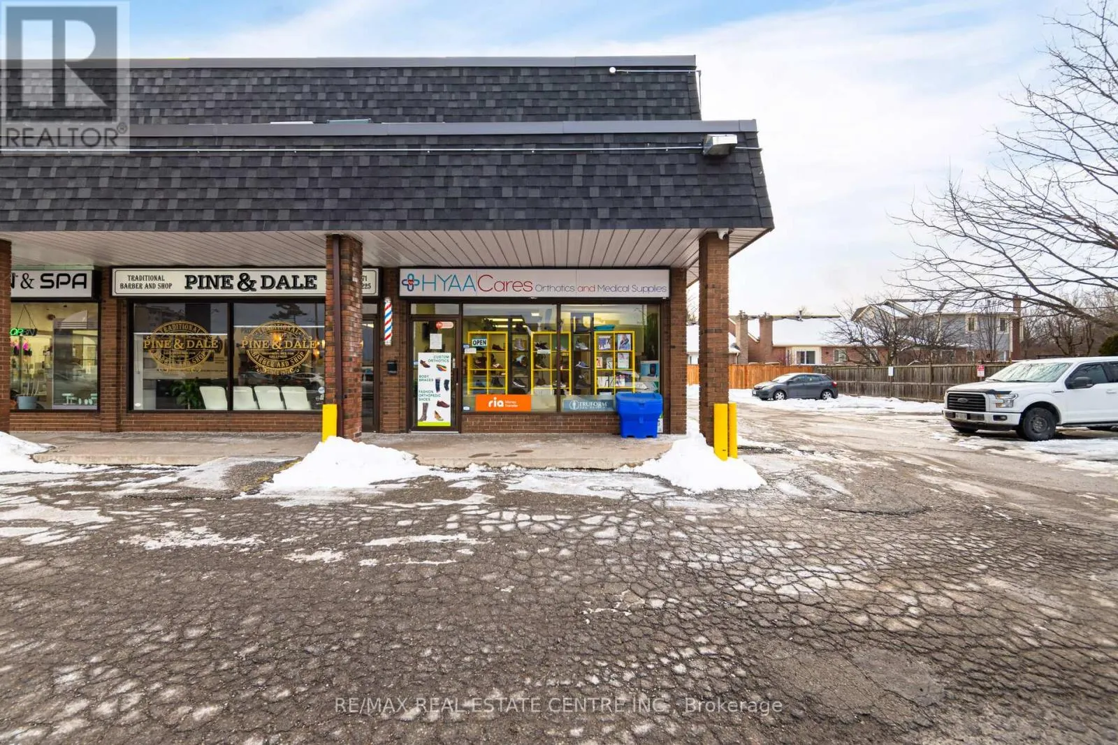 8 - 5291 LAKESHORE ROAD