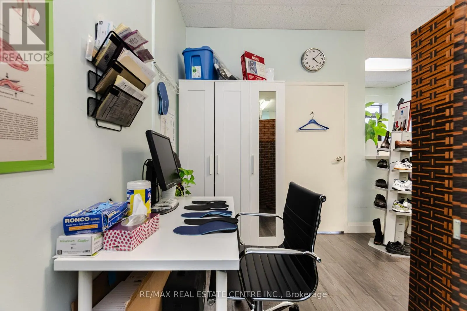 8 - 5291 LAKESHORE ROAD