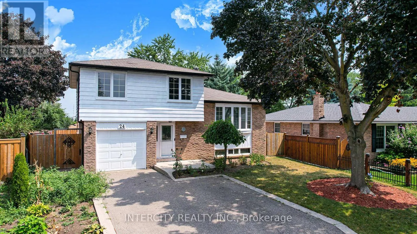 24 GROVETREE PLACE