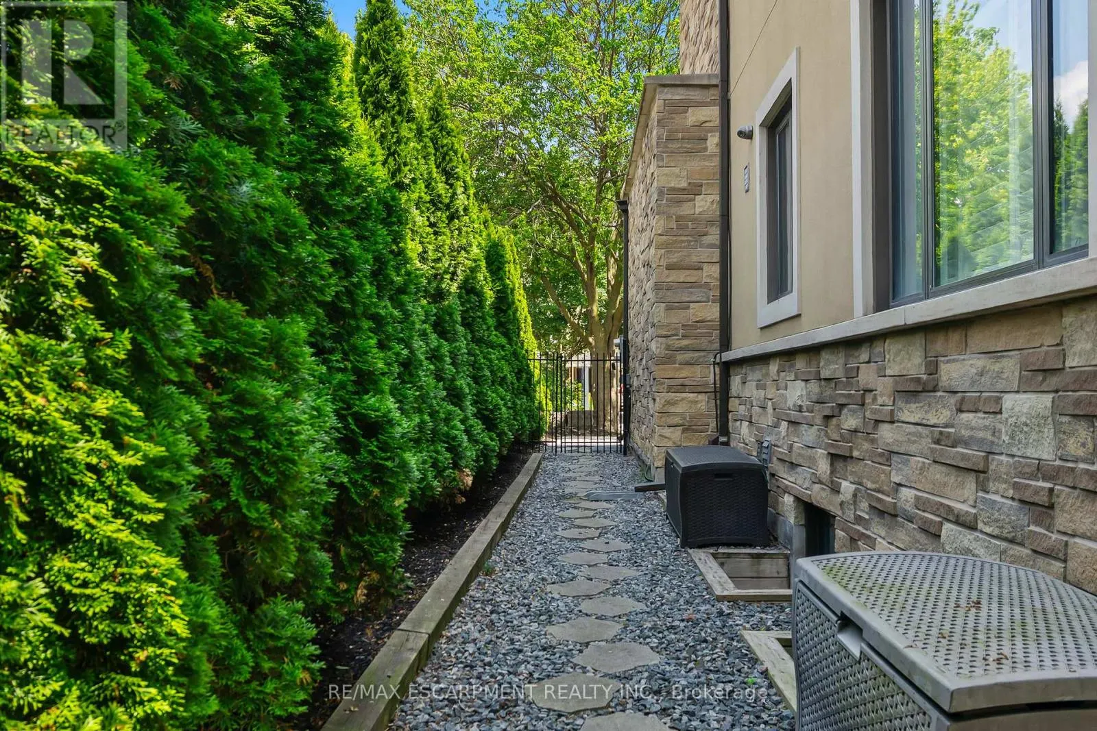 82 BRANT STREET