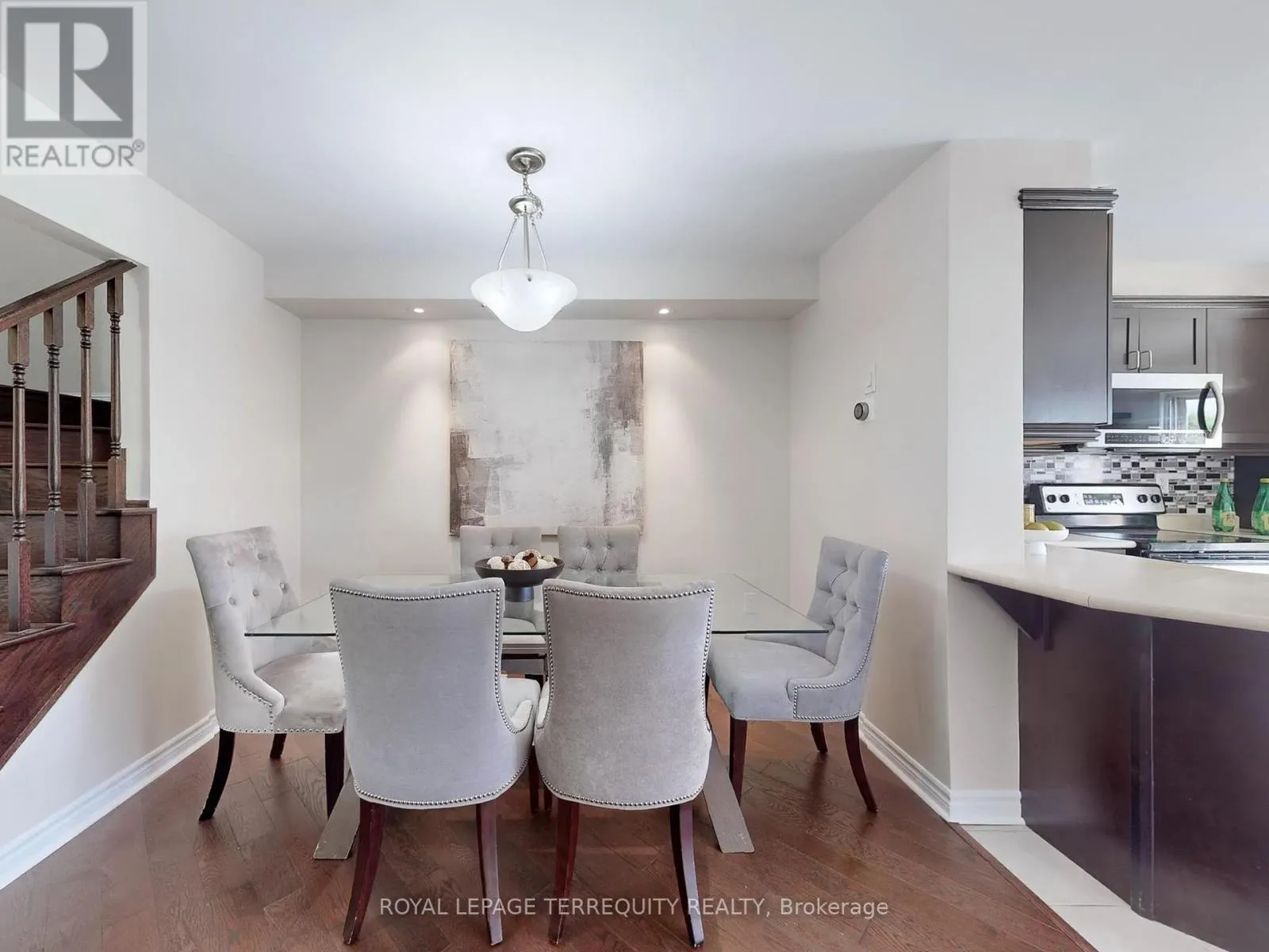 879 BRASSARD CIRCLE