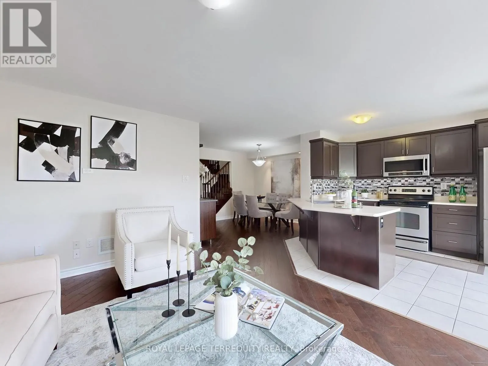 879 BRASSARD CIRCLE