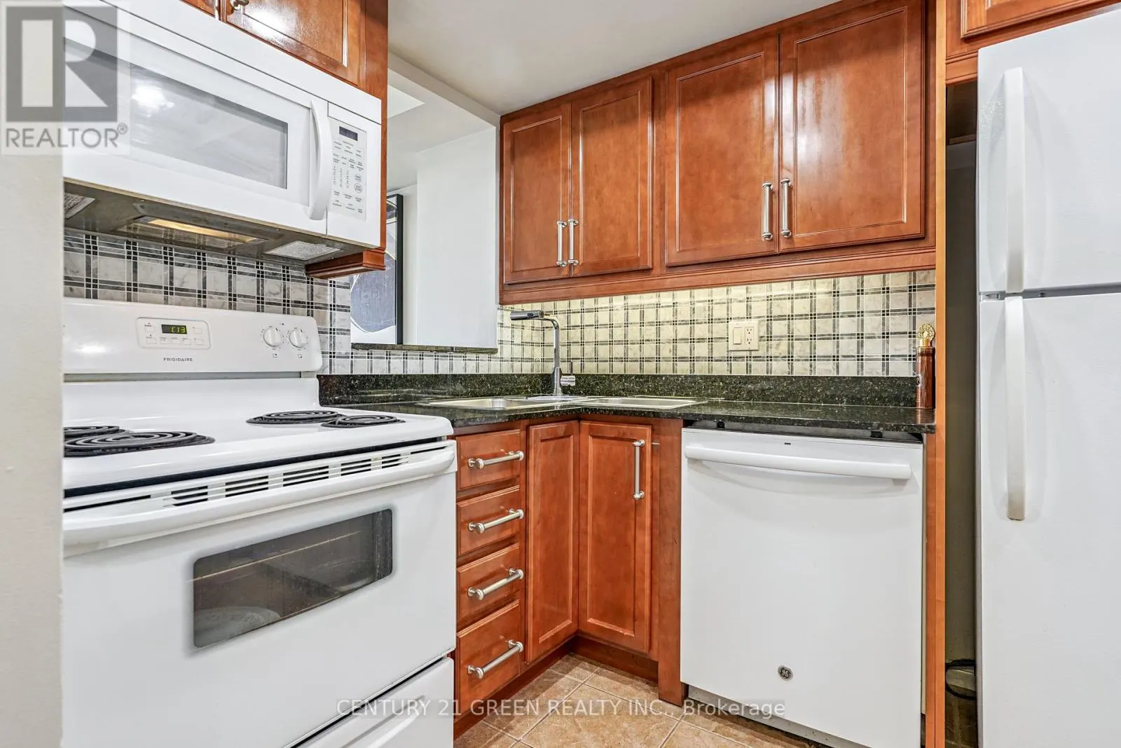 613 - 55 KINGSBRIDGE GARDEN CIRCLE