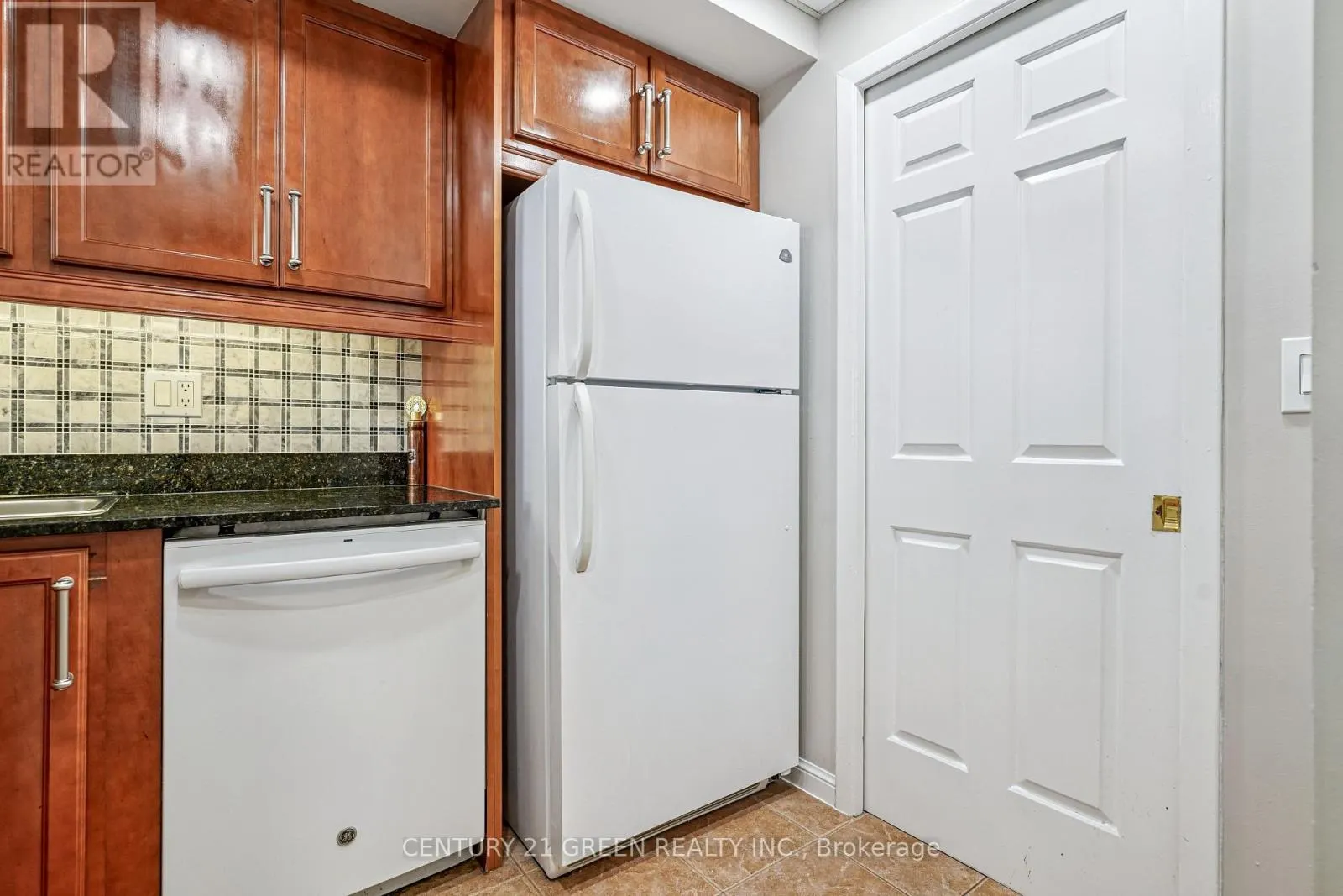 613 - 55 KINGSBRIDGE GARDEN CIRCLE