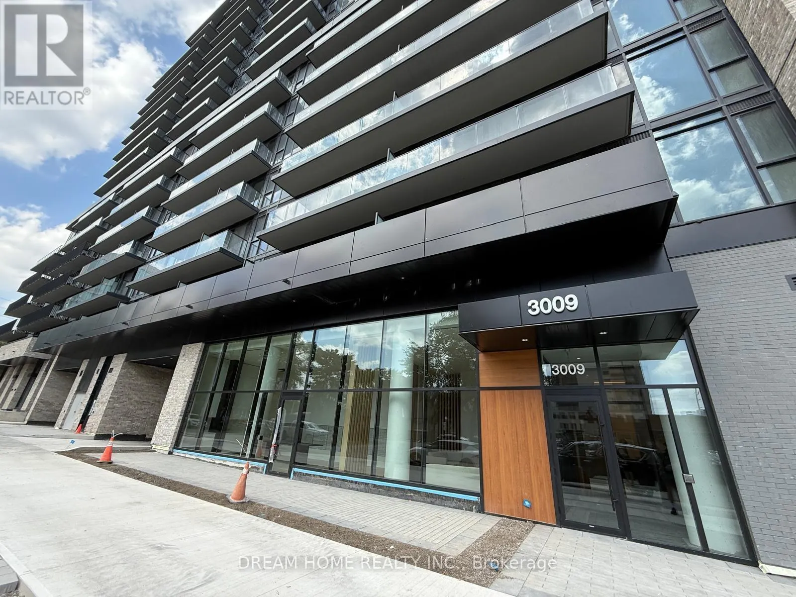 915 - 3009 NOVAR ROAD