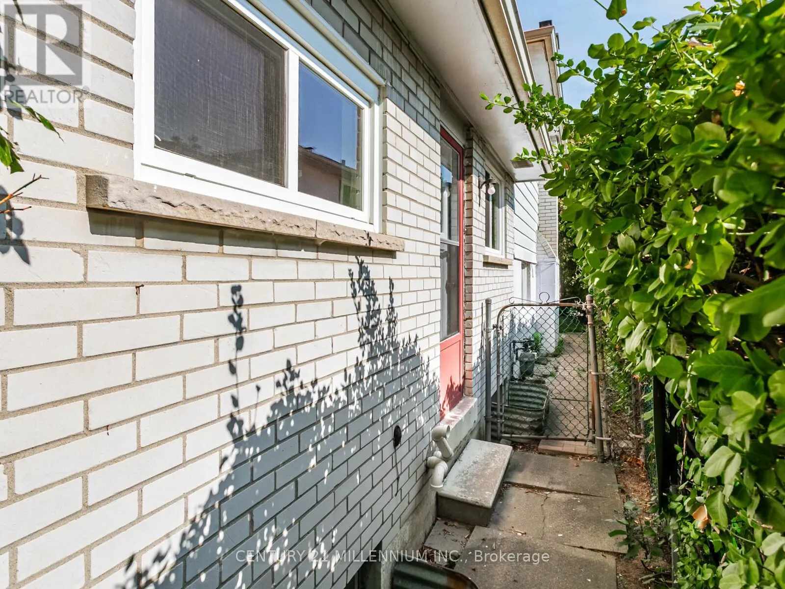 986 MCBRIDE AVENUE