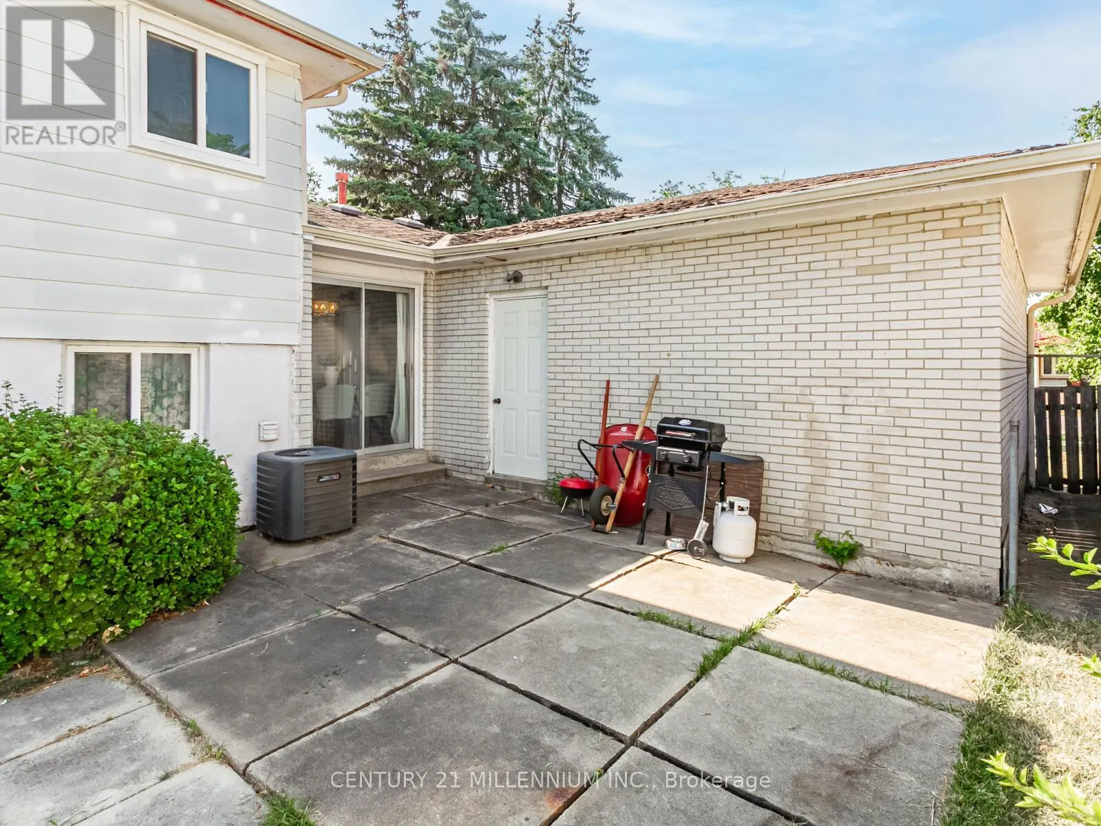 986 MCBRIDE AVENUE