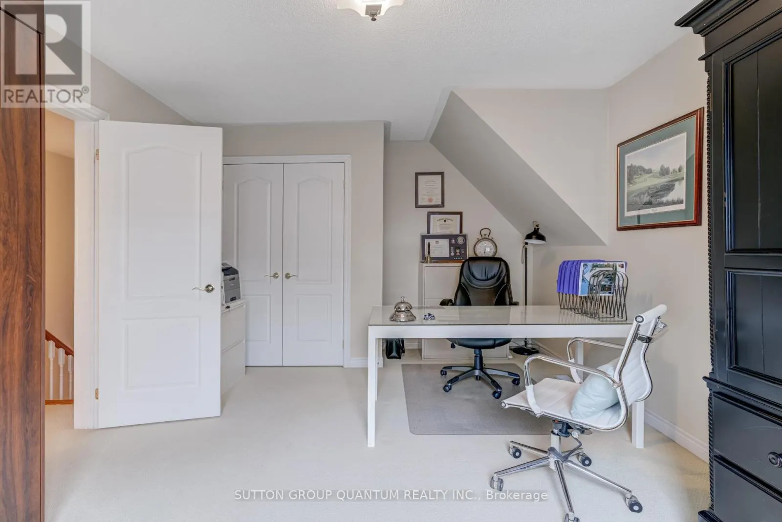 2372 RAVINE GATE