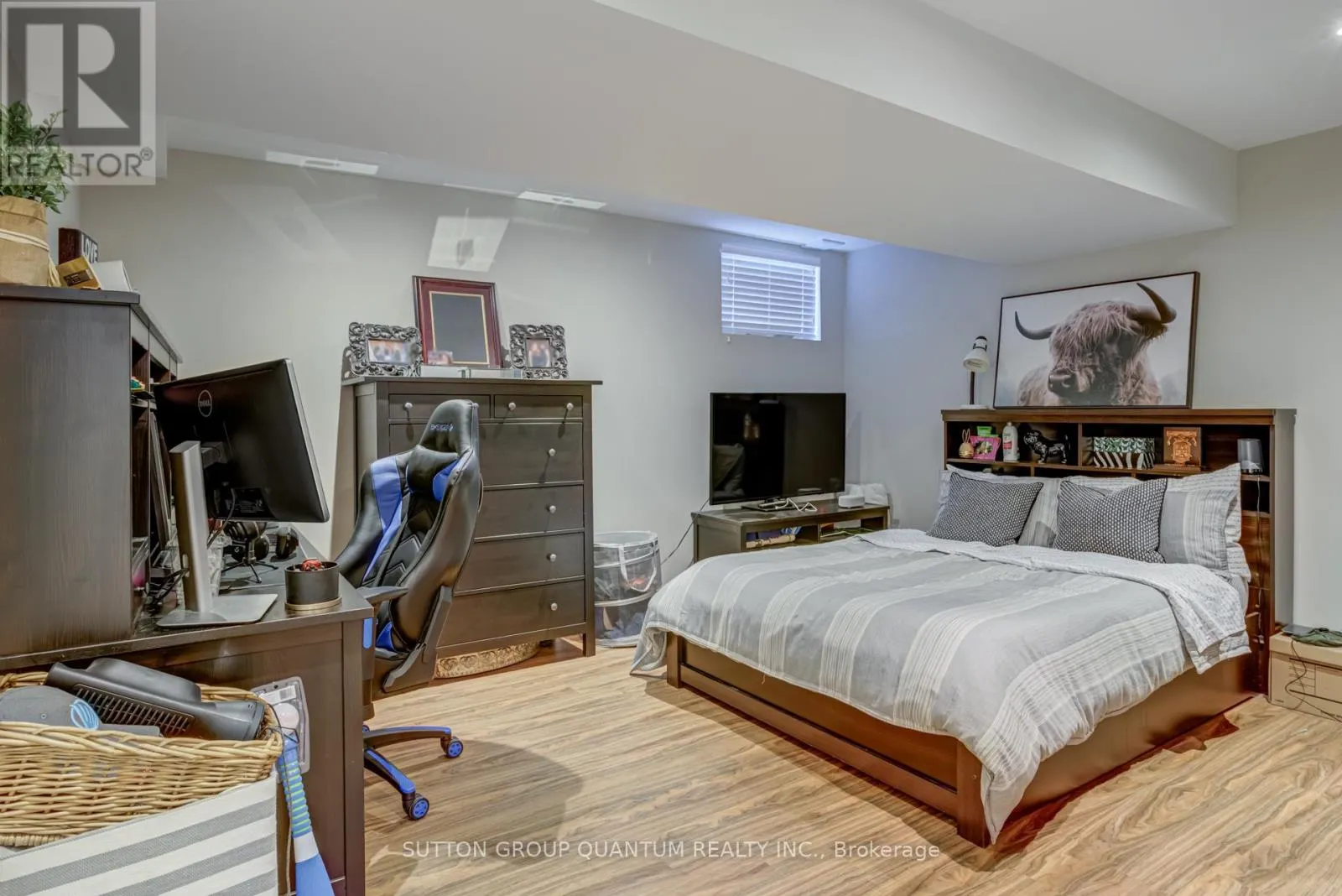 2372 RAVINE GATE