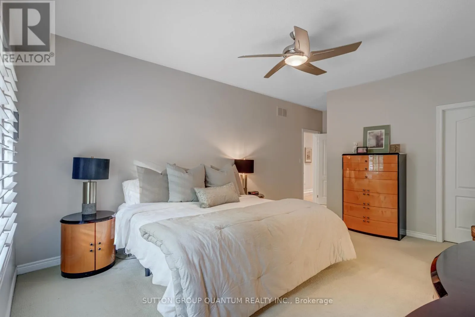 2372 RAVINE GATE
