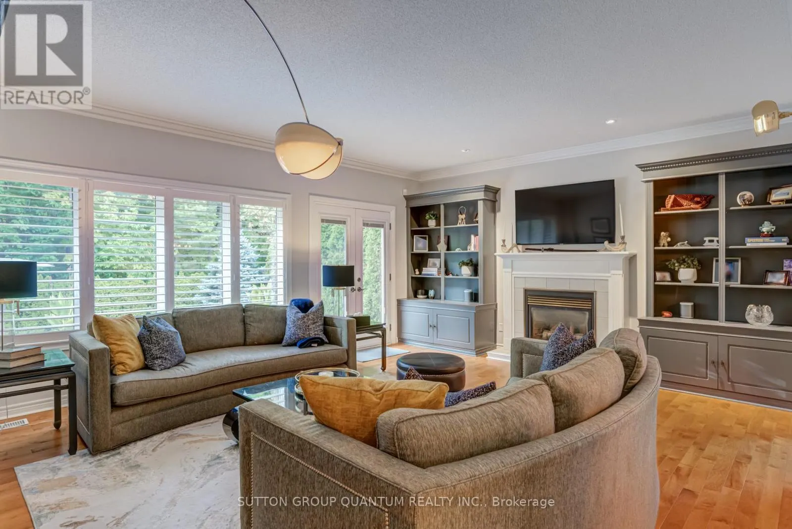 2372 RAVINE GATE