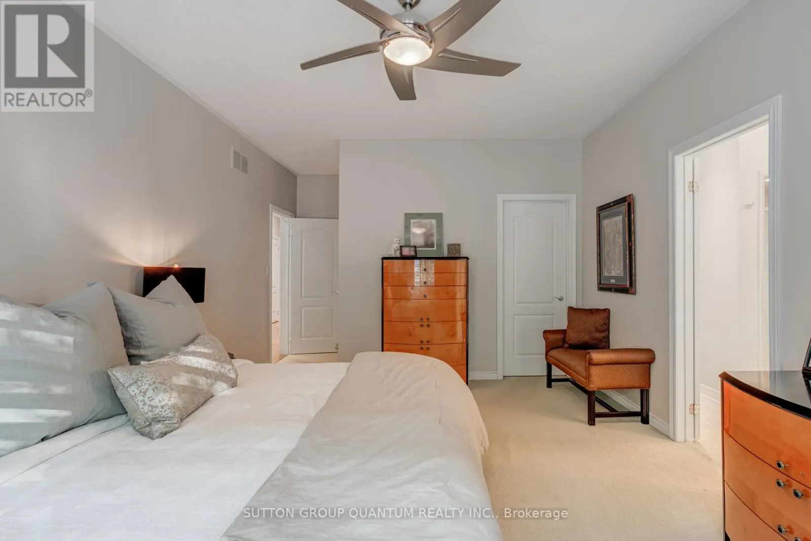 2372 RAVINE GATE