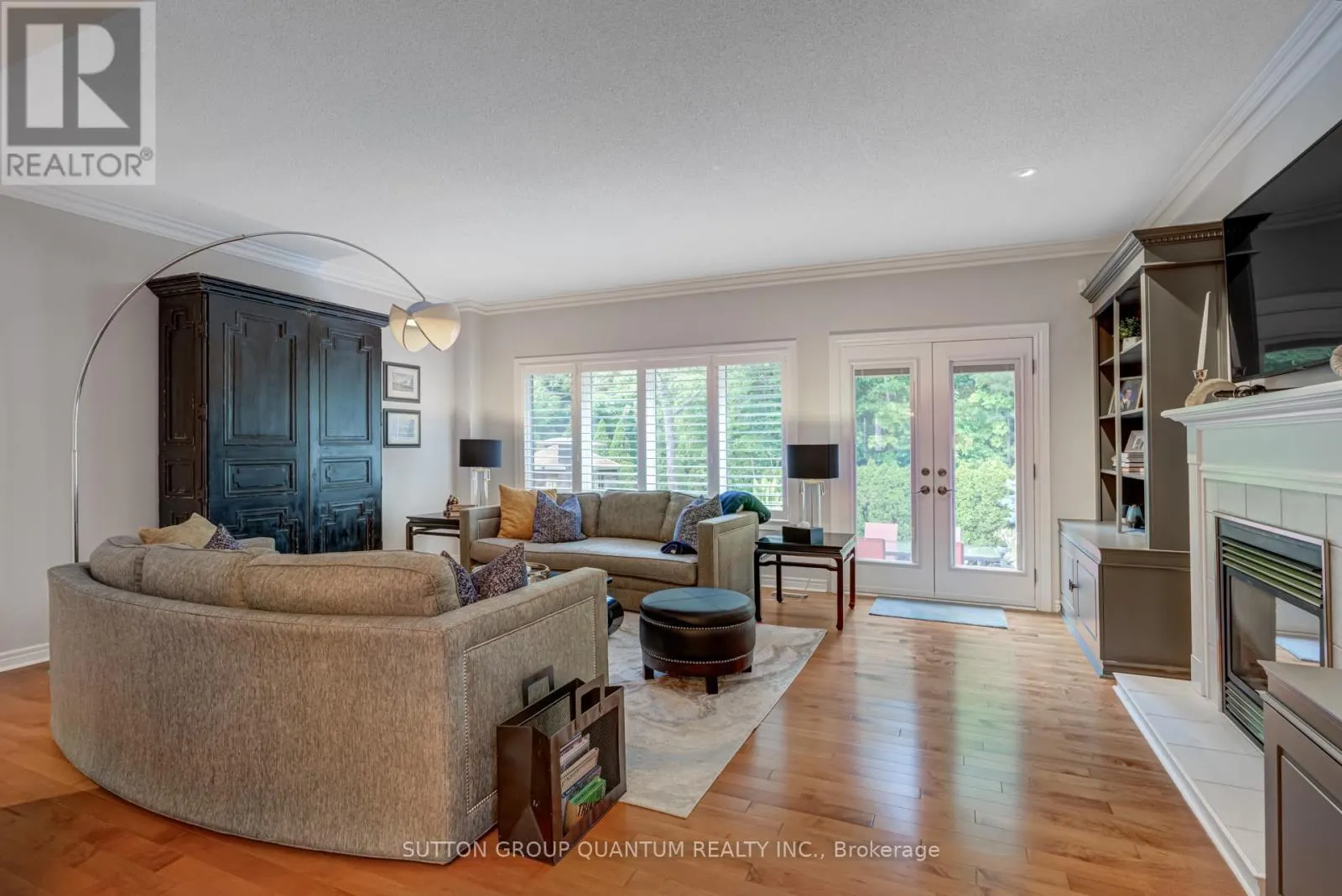 2372 RAVINE GATE