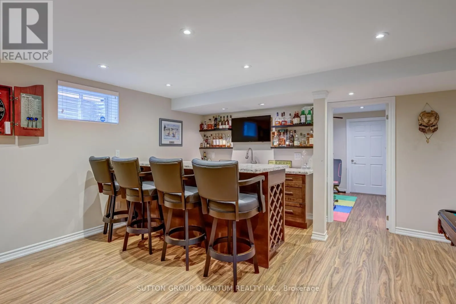 2372 RAVINE GATE