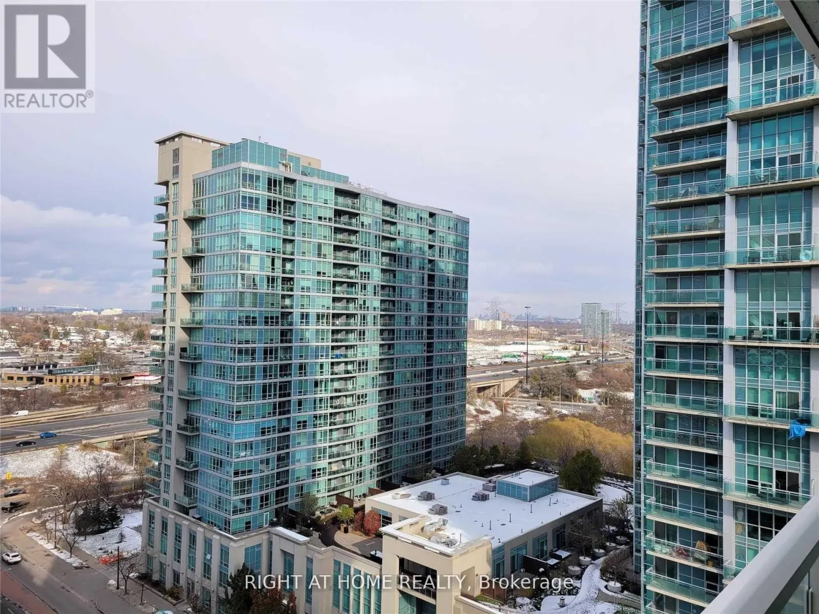 1401 - 251 MANITOBA STREET