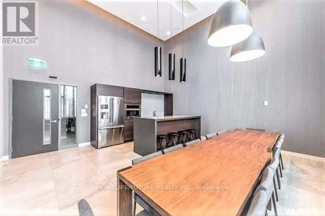 2211 - 2560 EGLINTON AVENUE W