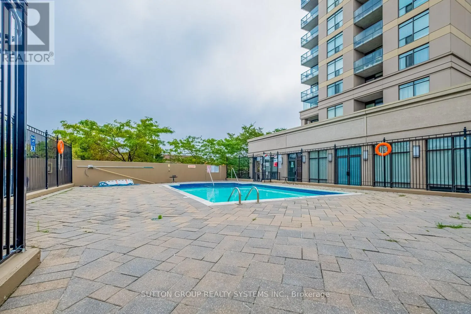 608 - 220 FORUM DRIVE
