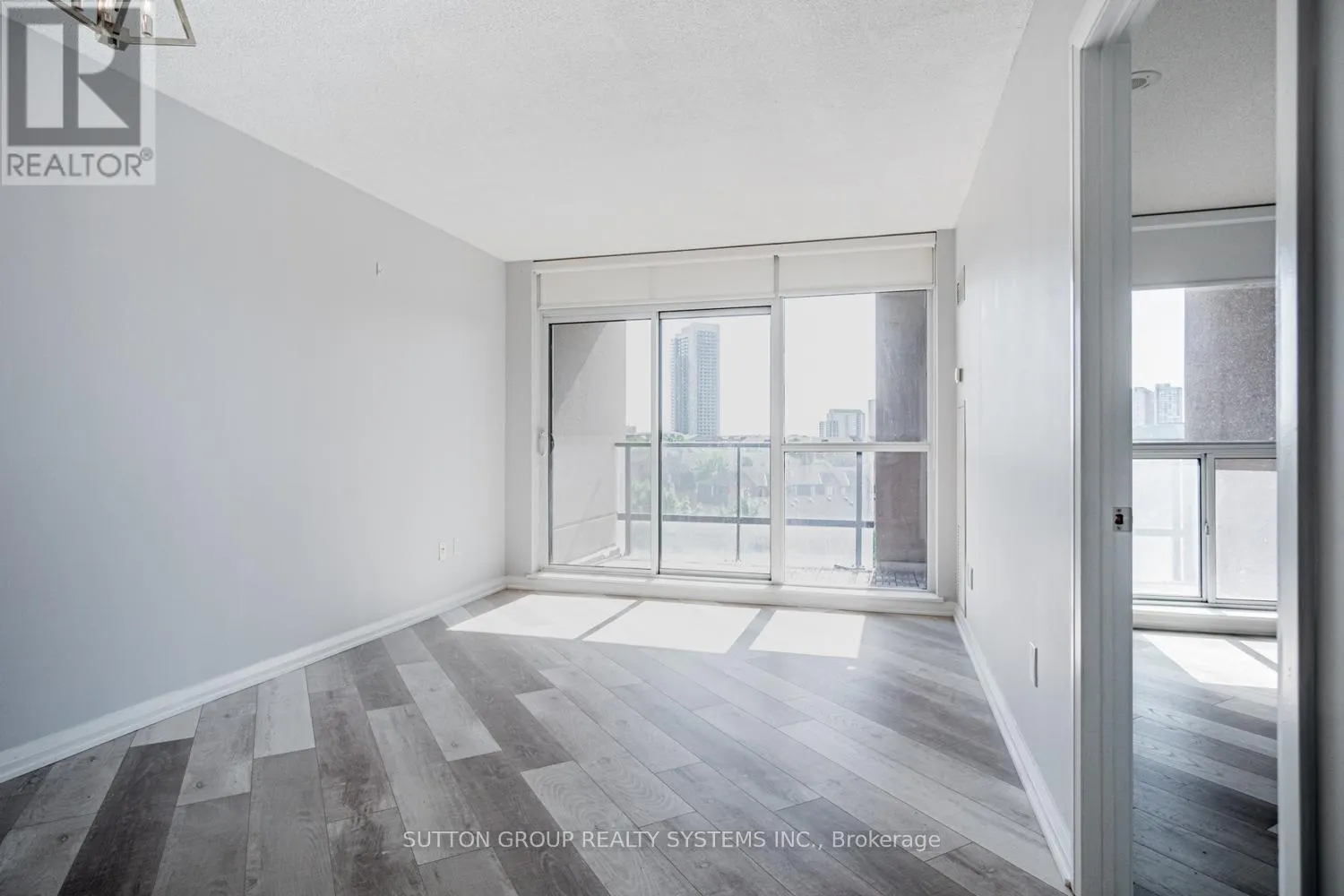 608 - 220 FORUM DRIVE