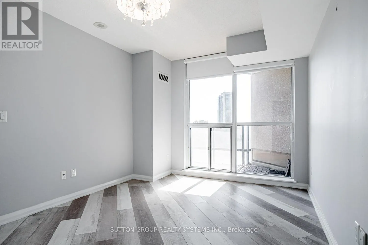 608 - 220 FORUM DRIVE