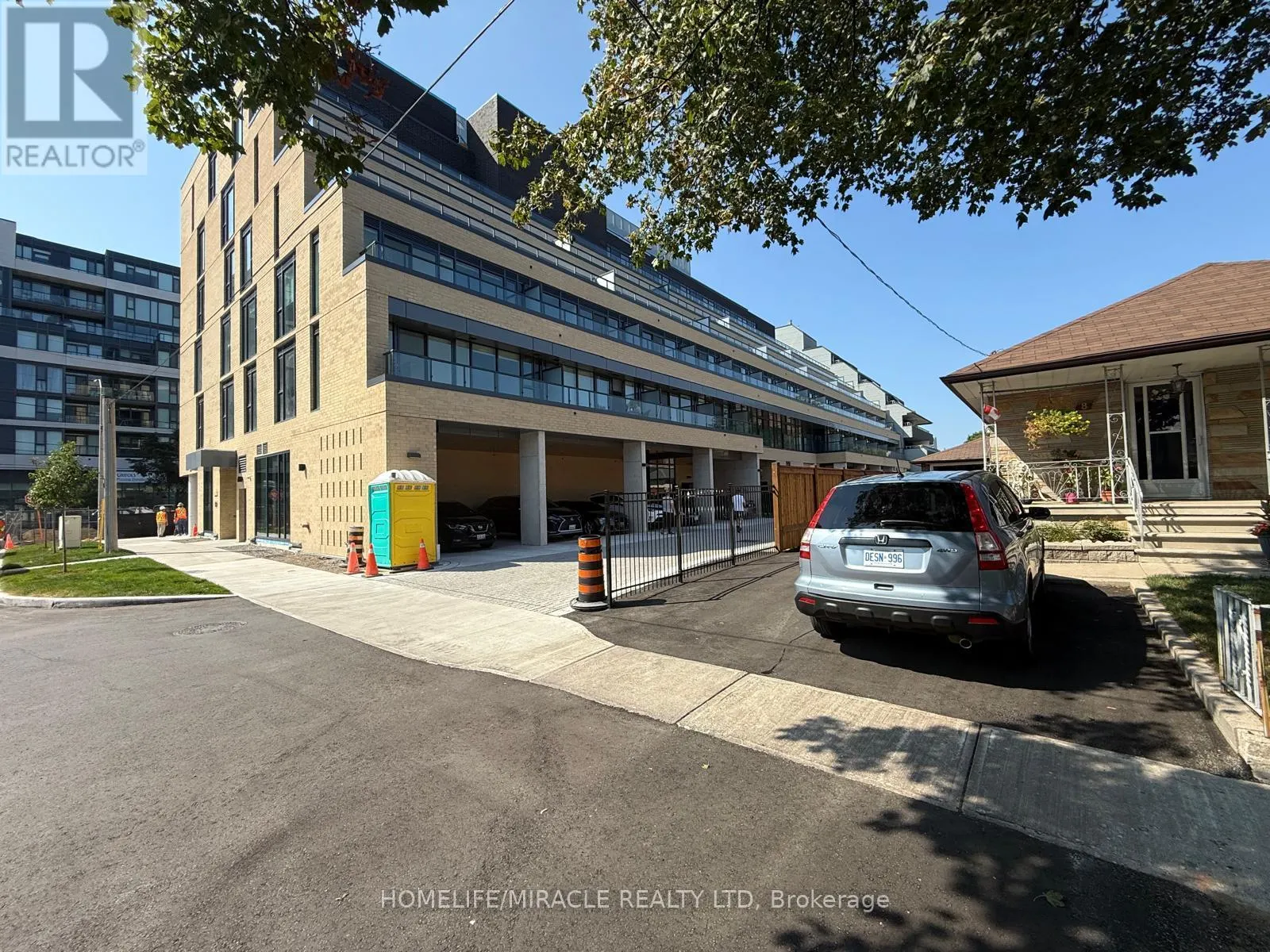 6 CHARTWELL ROAD S