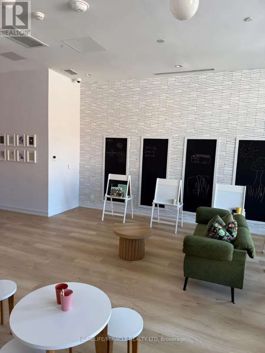 6 CHARTWELL ROAD S