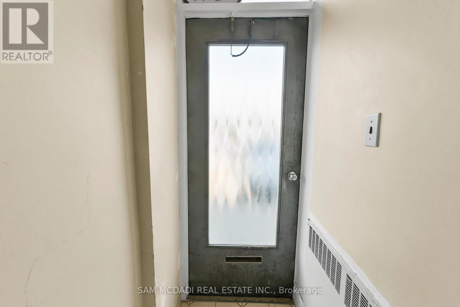 1026 BURNHAMTHORPE ROAD E