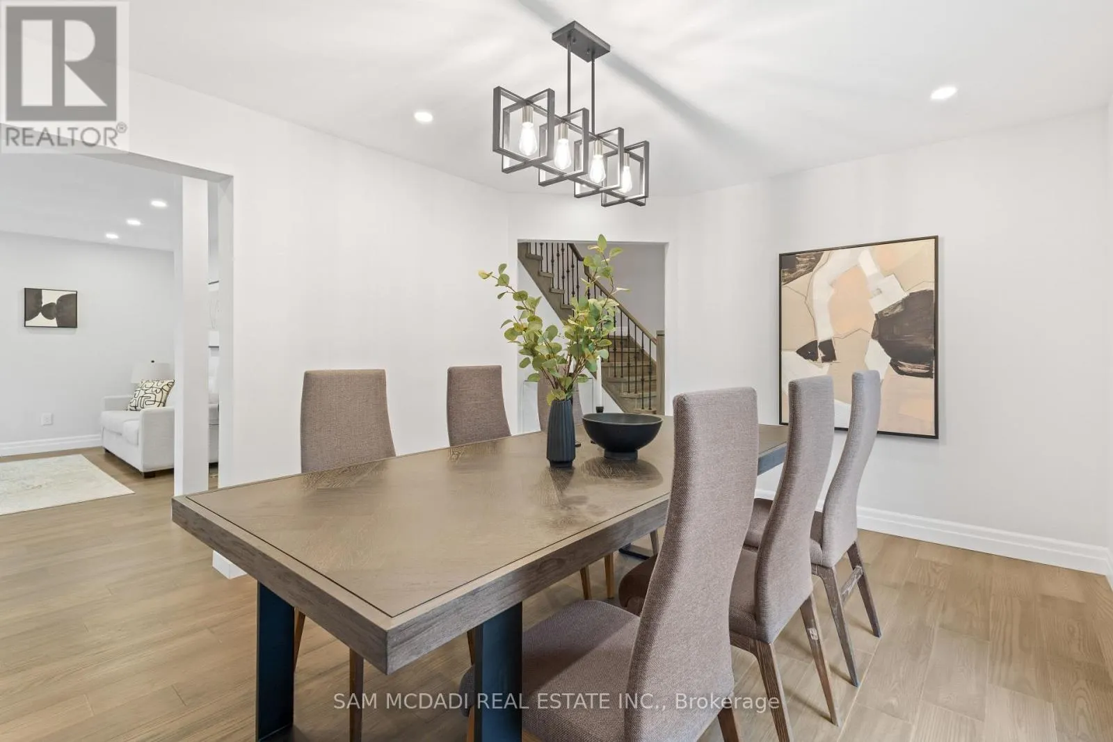 2535 ROBIN DRIVE