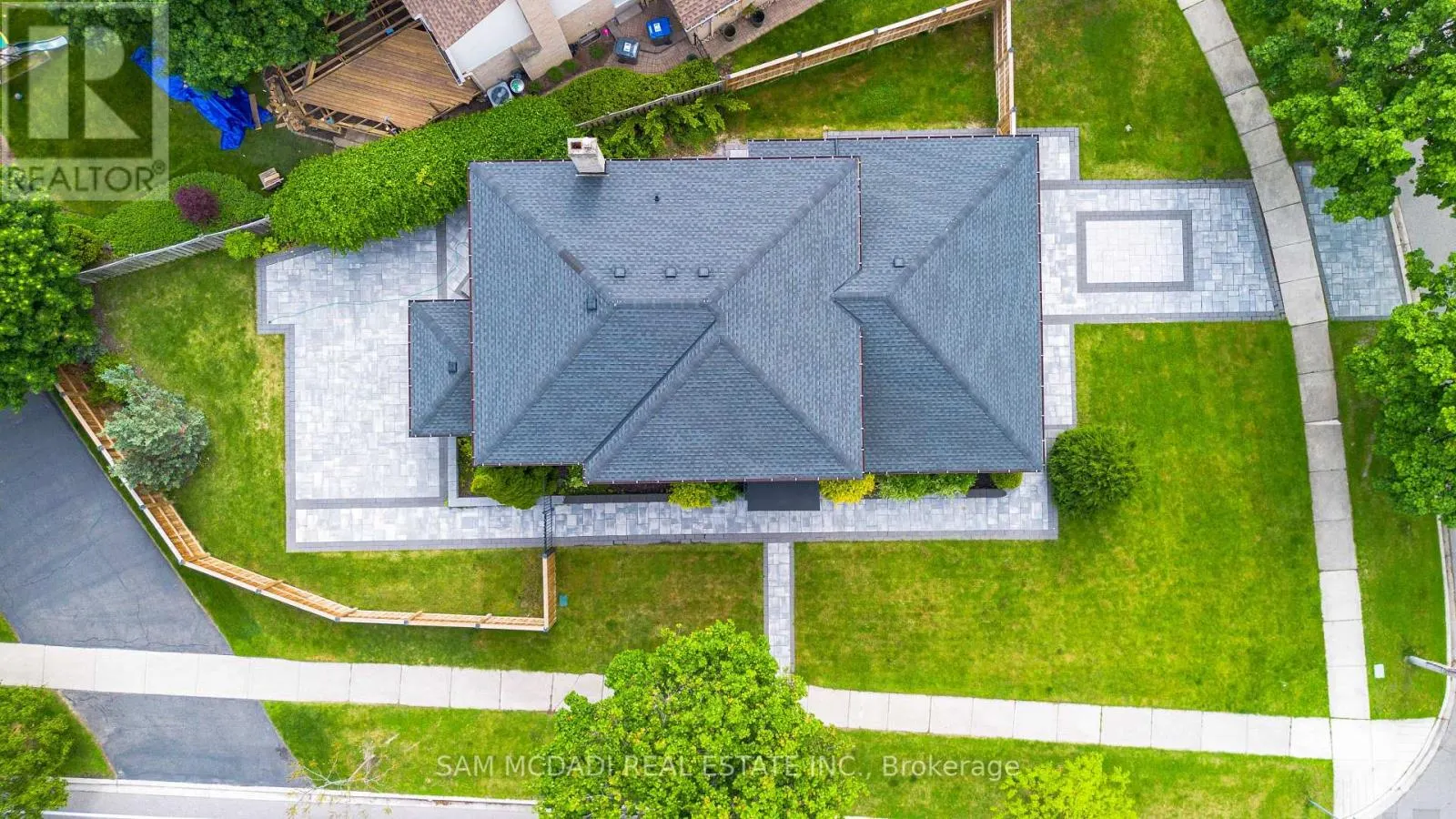 2535 ROBIN DRIVE