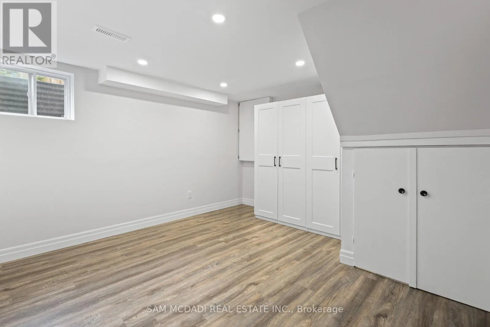 2535 ROBIN DRIVE