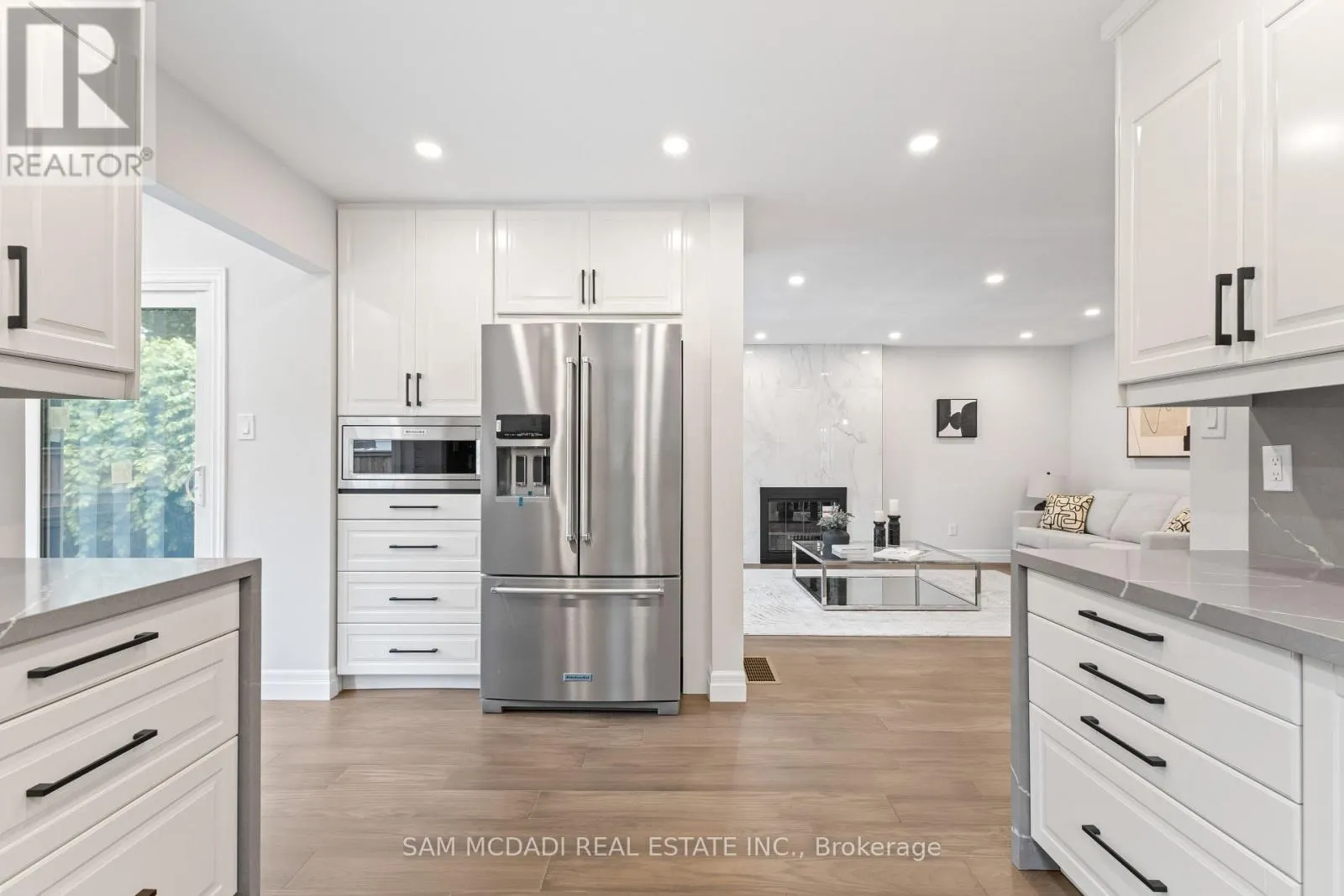 2535 ROBIN DRIVE