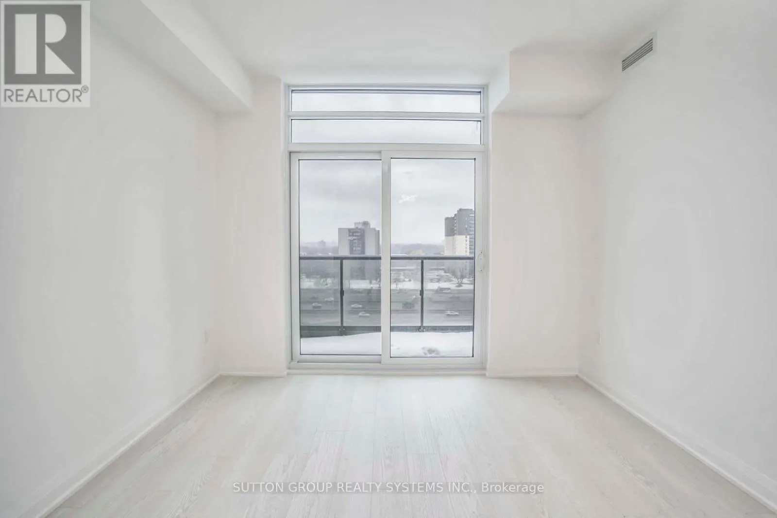 1002 - 10 GIBBS ROAD