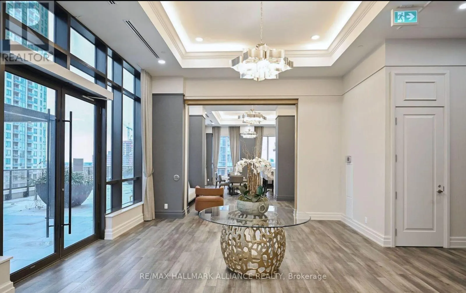 1209 - 36 ELM DRIVE W