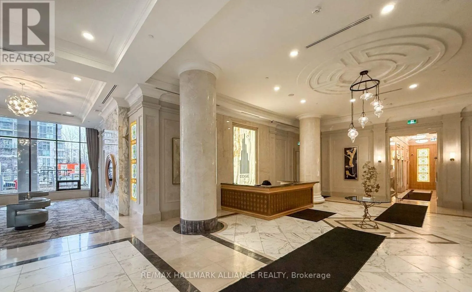 1209 - 36 ELM DRIVE W