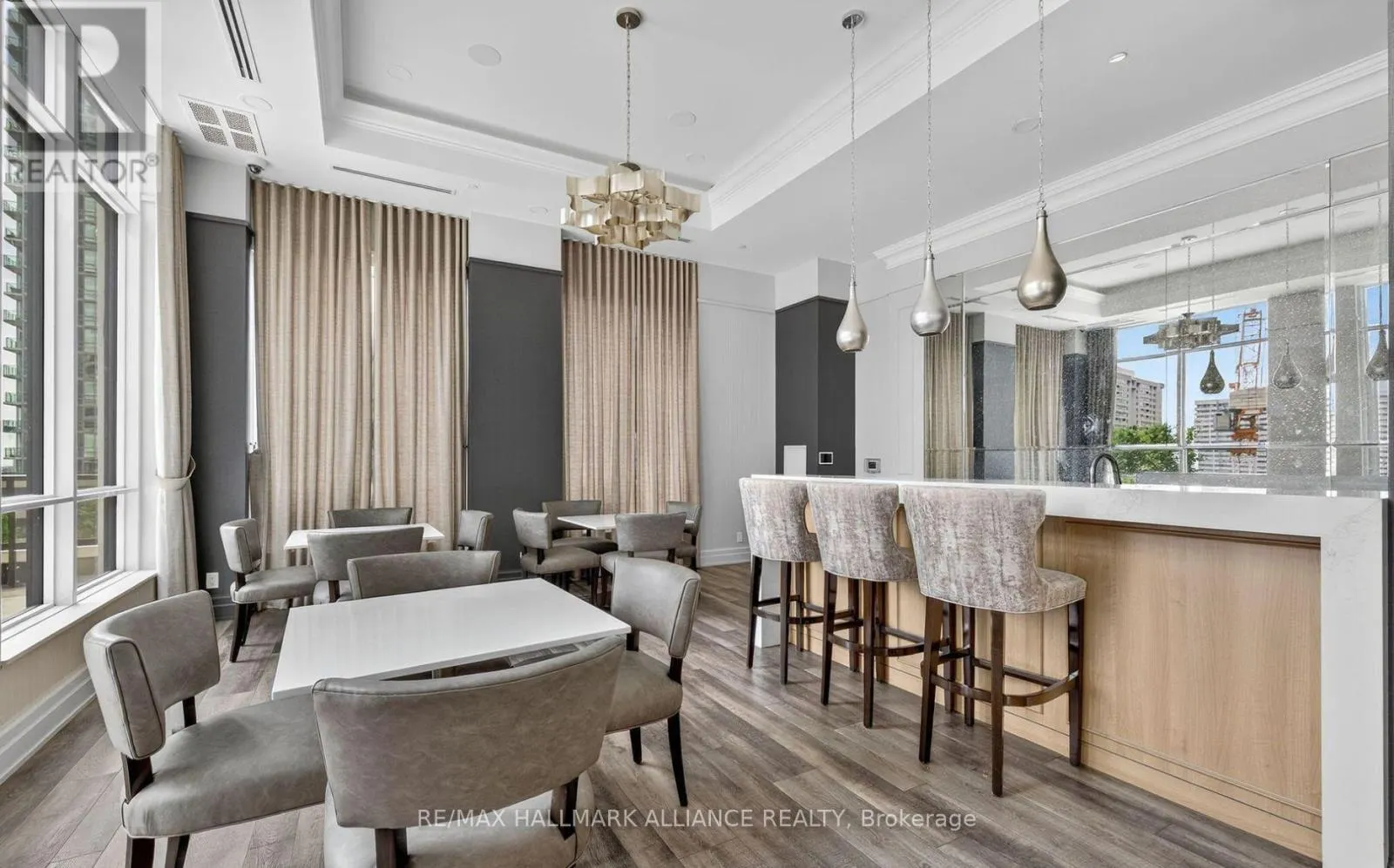 1209 - 36 ELM DRIVE W