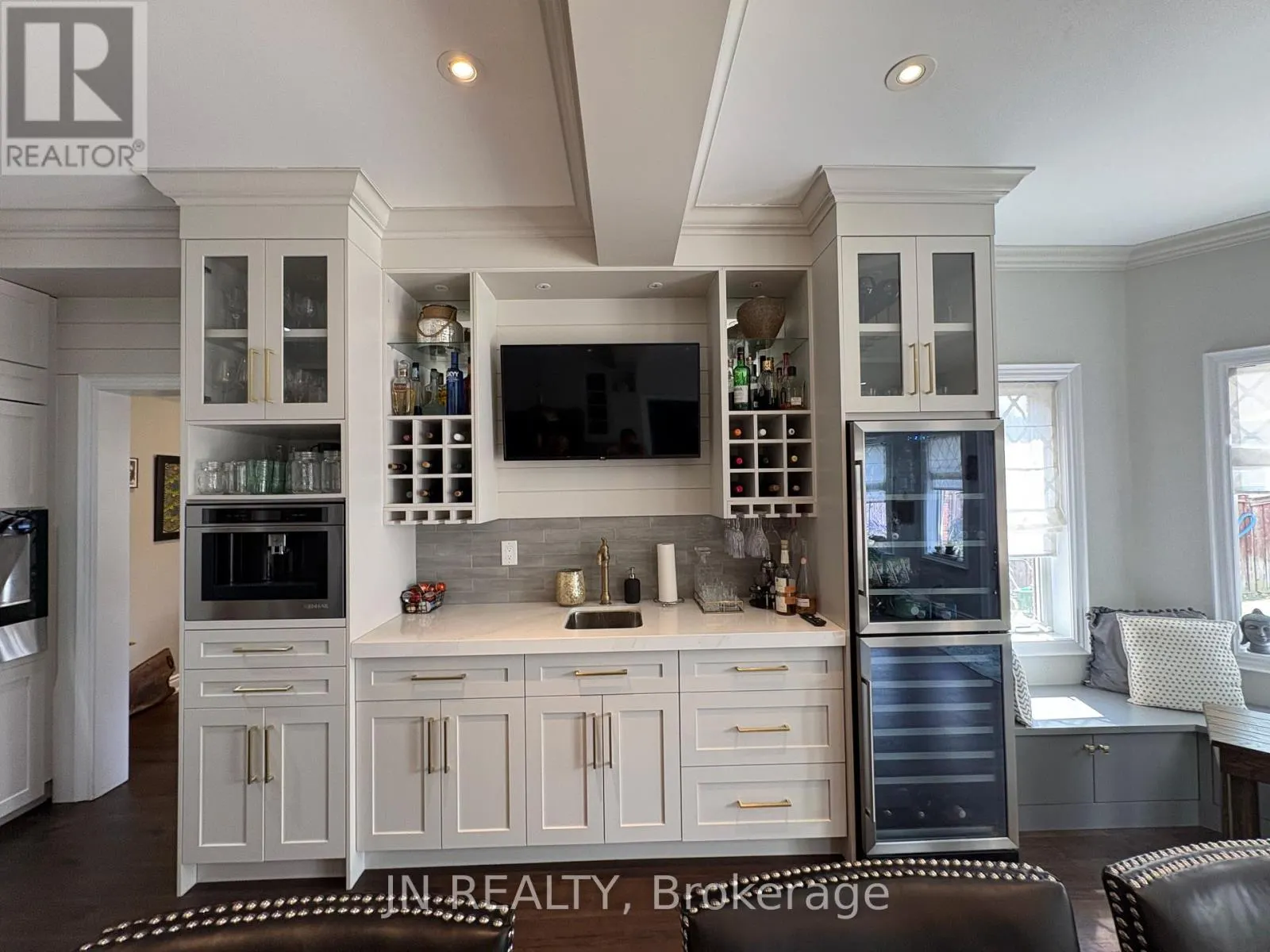 77 COLONEL BERTRAM ROAD