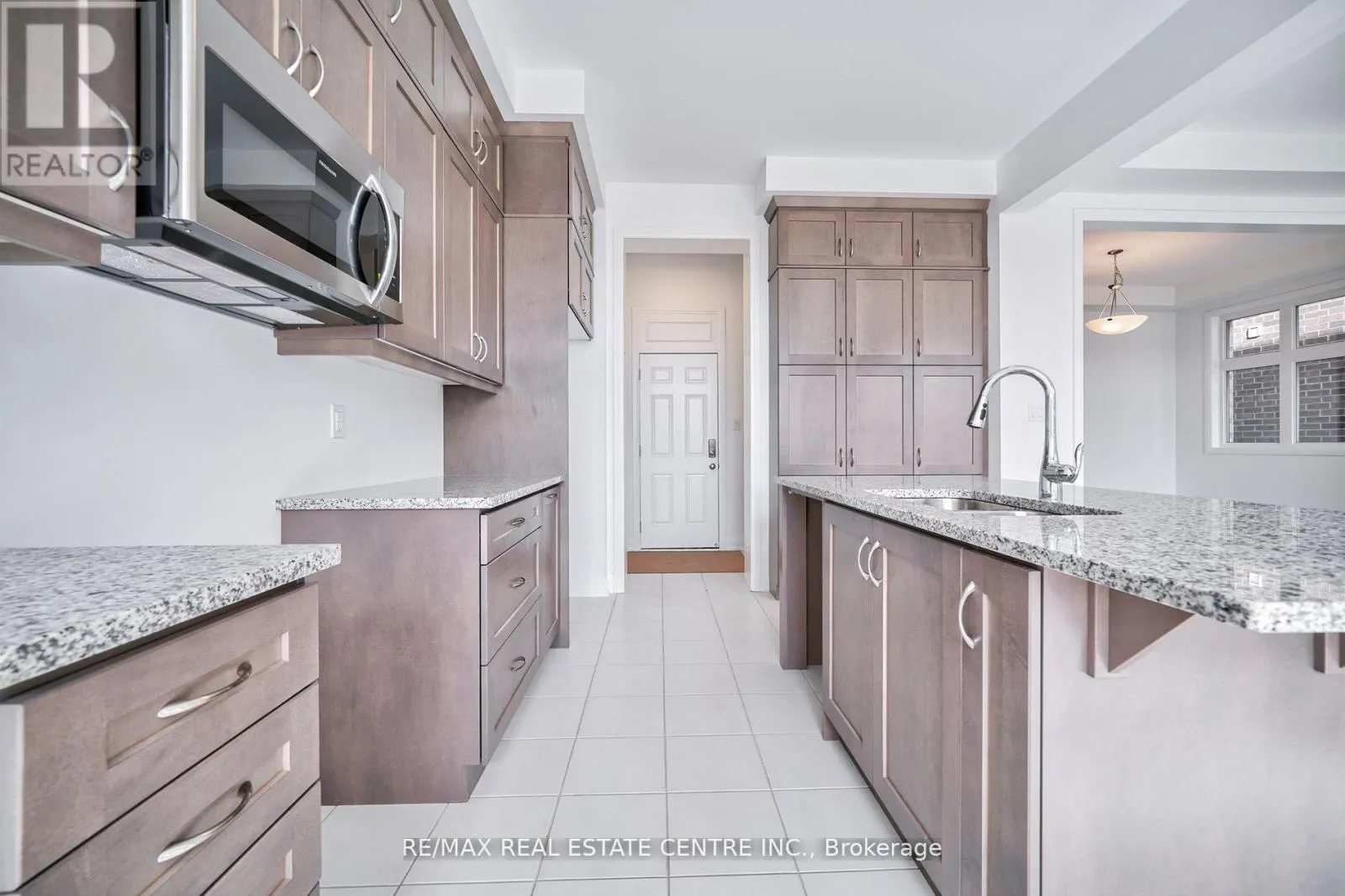 1292 AYMOND CRESCENT