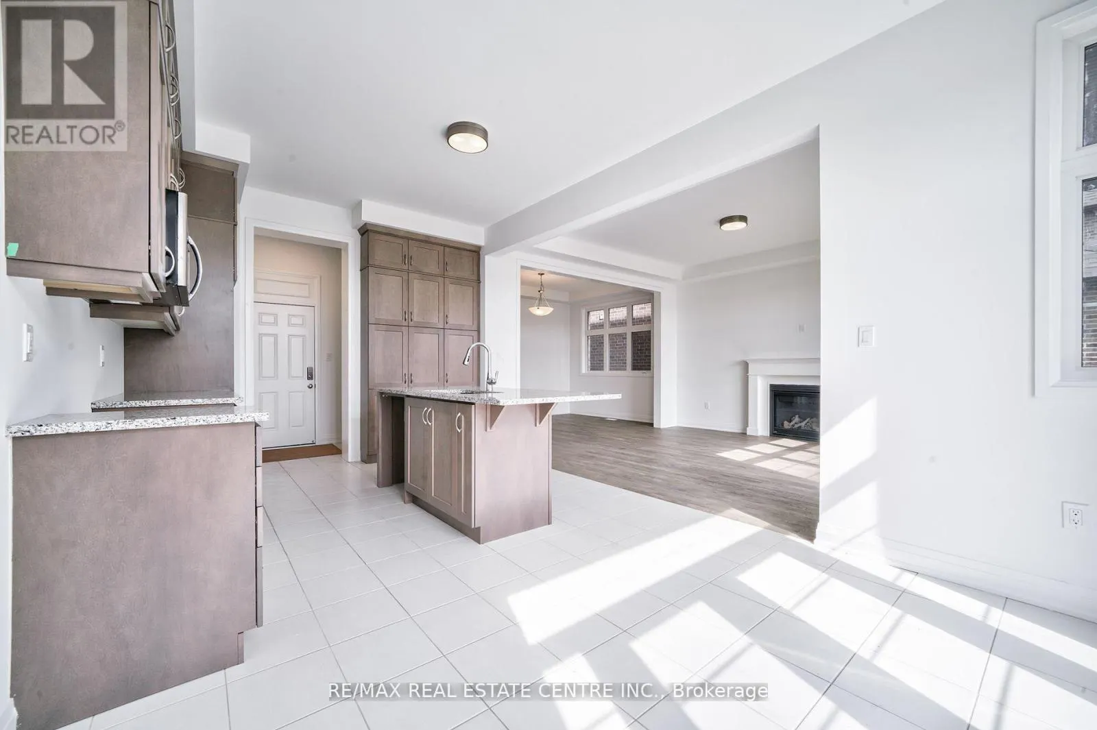 1292 AYMOND CRESCENT