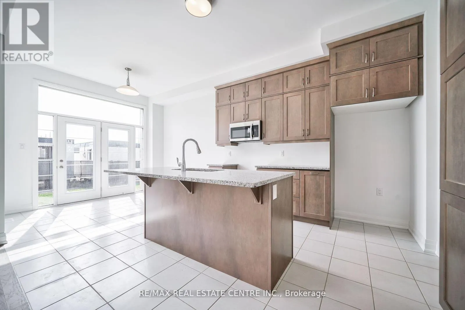 1292 AYMOND CRESCENT