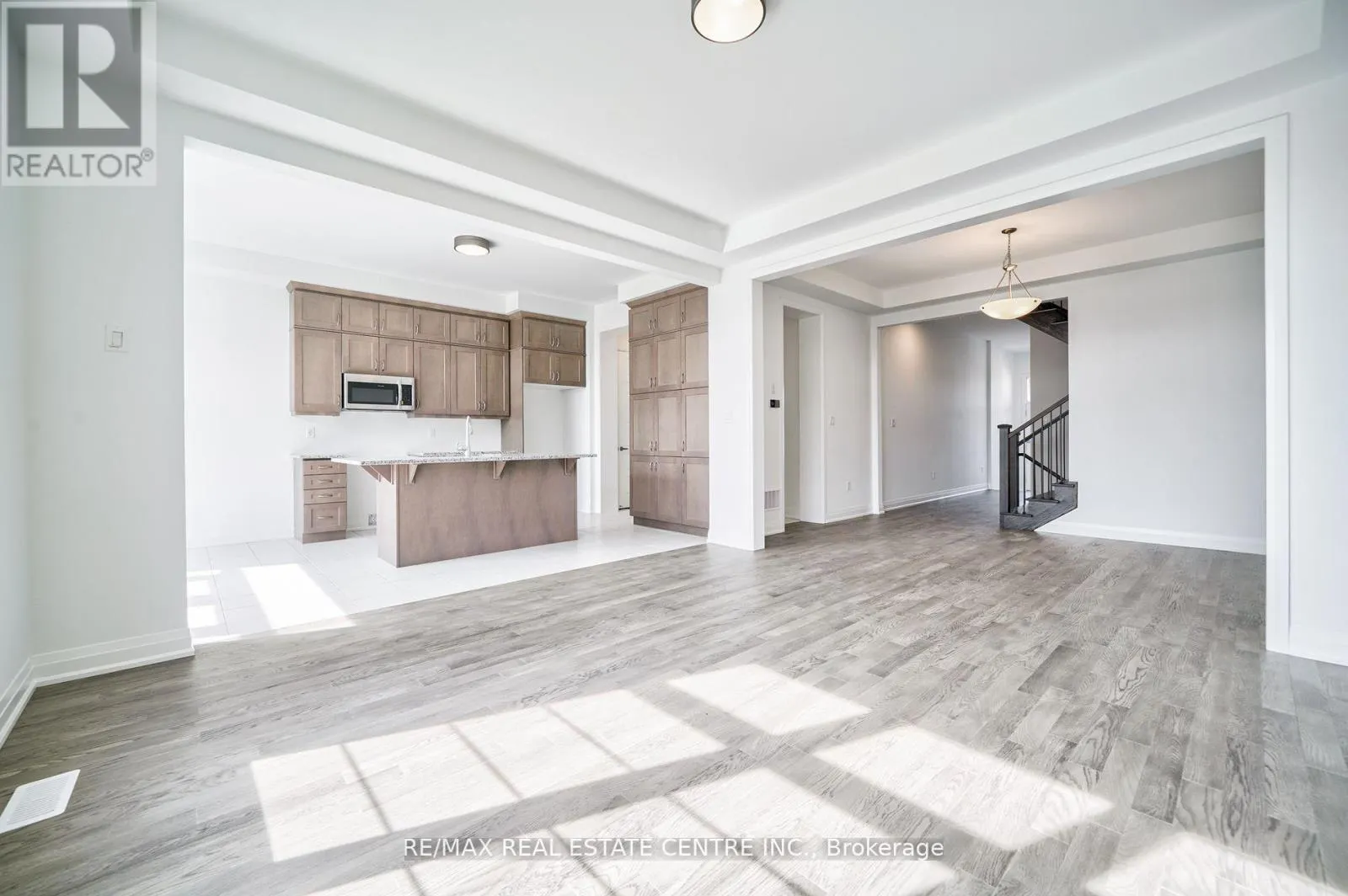 1292 AYMOND CRESCENT
