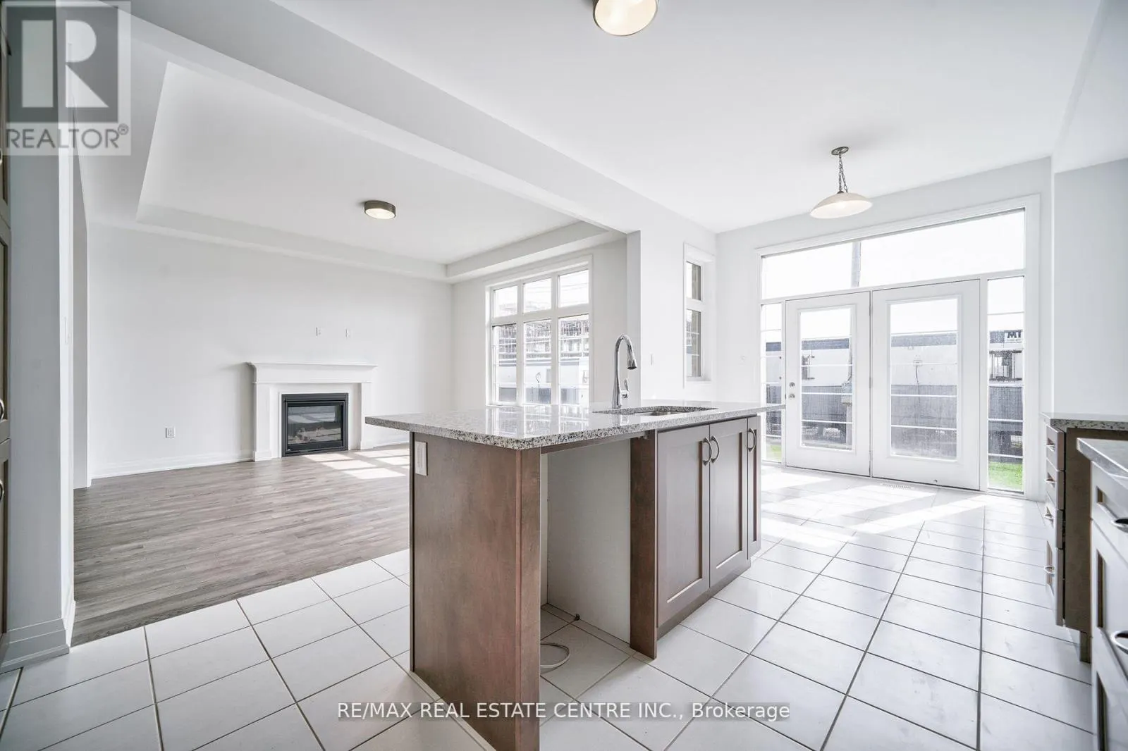 1292 AYMOND CRESCENT