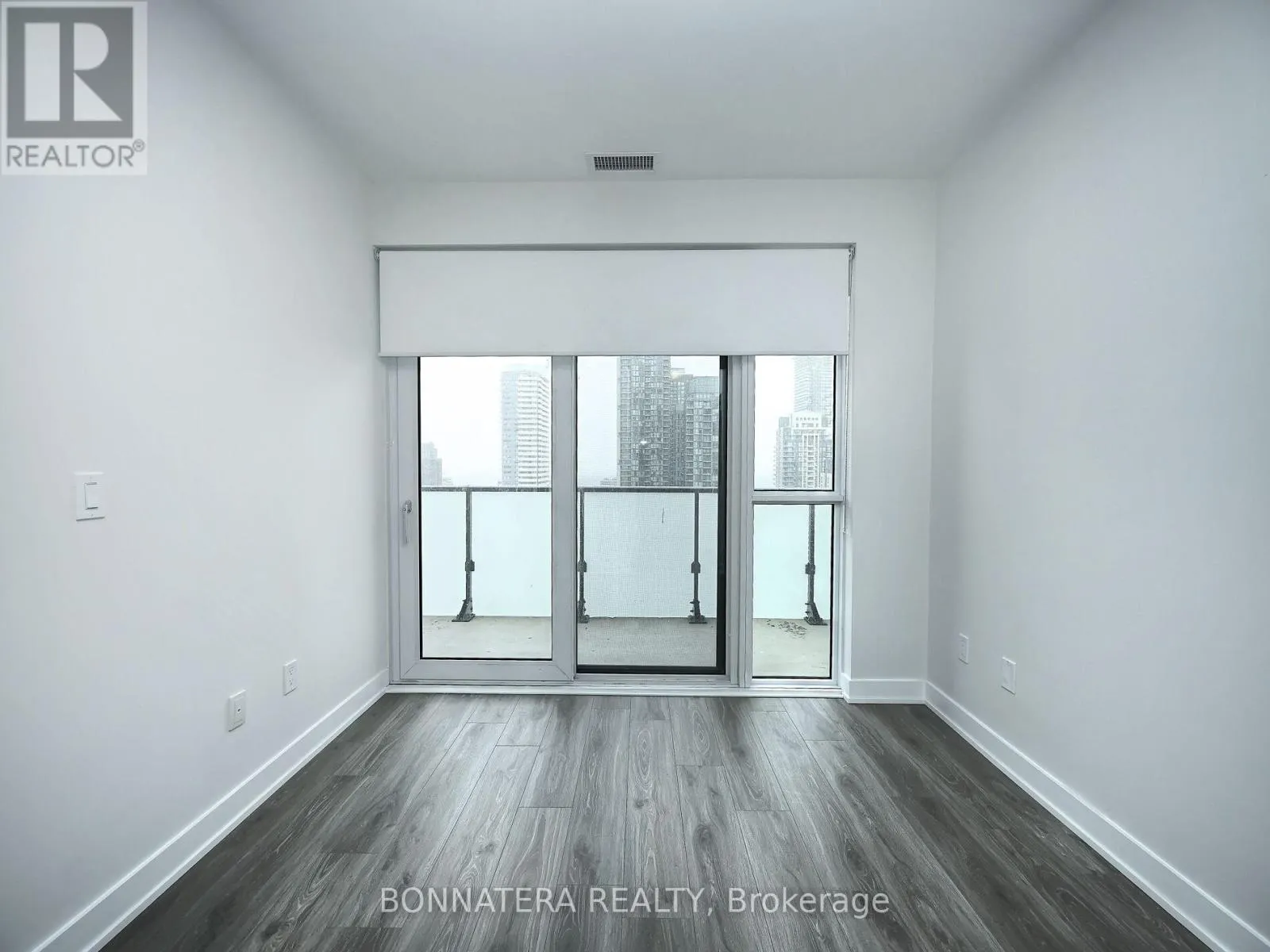 2503 - 430 SQUARE ONE DRIVE