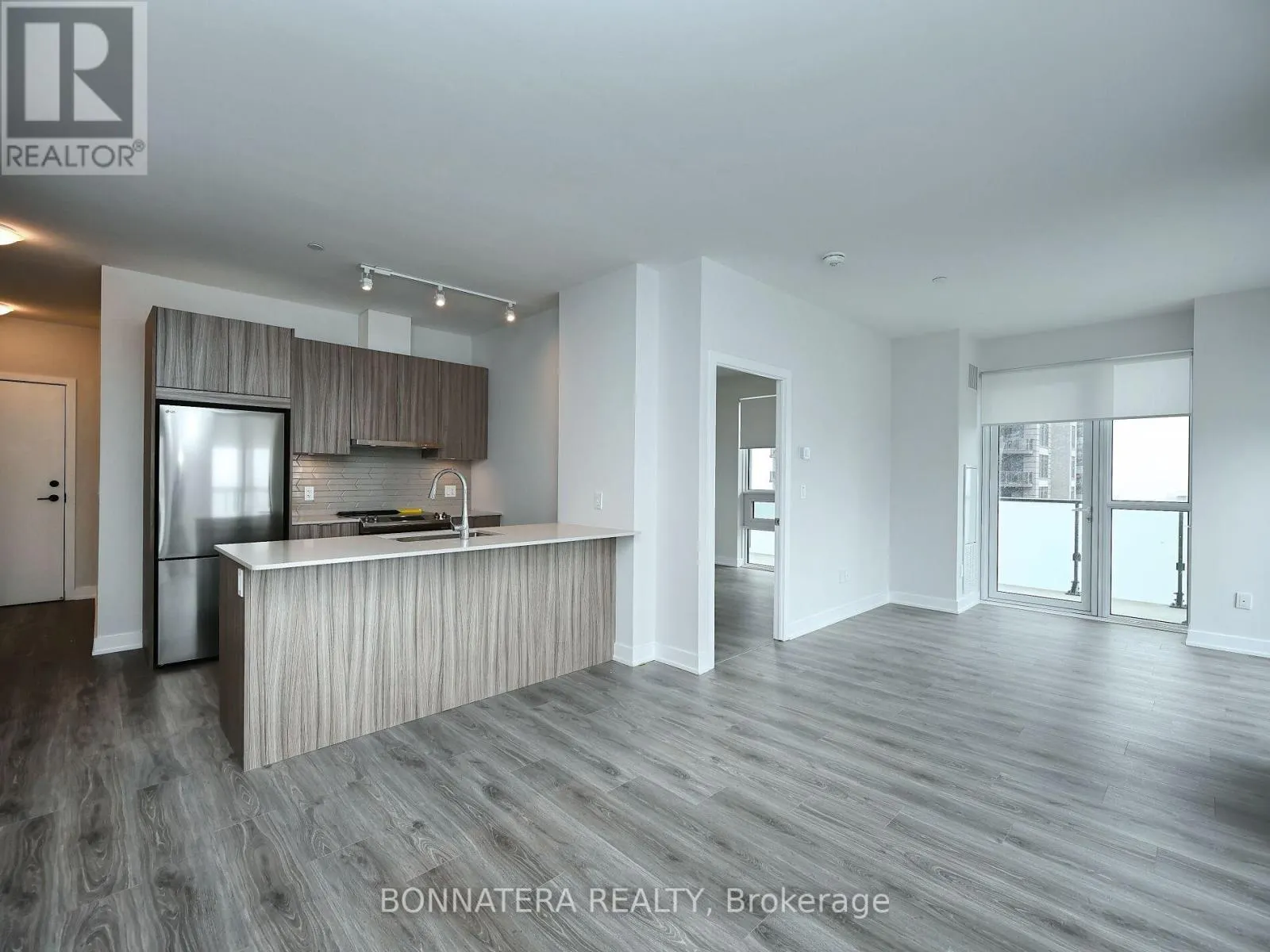 2503 - 430 SQUARE ONE DRIVE
