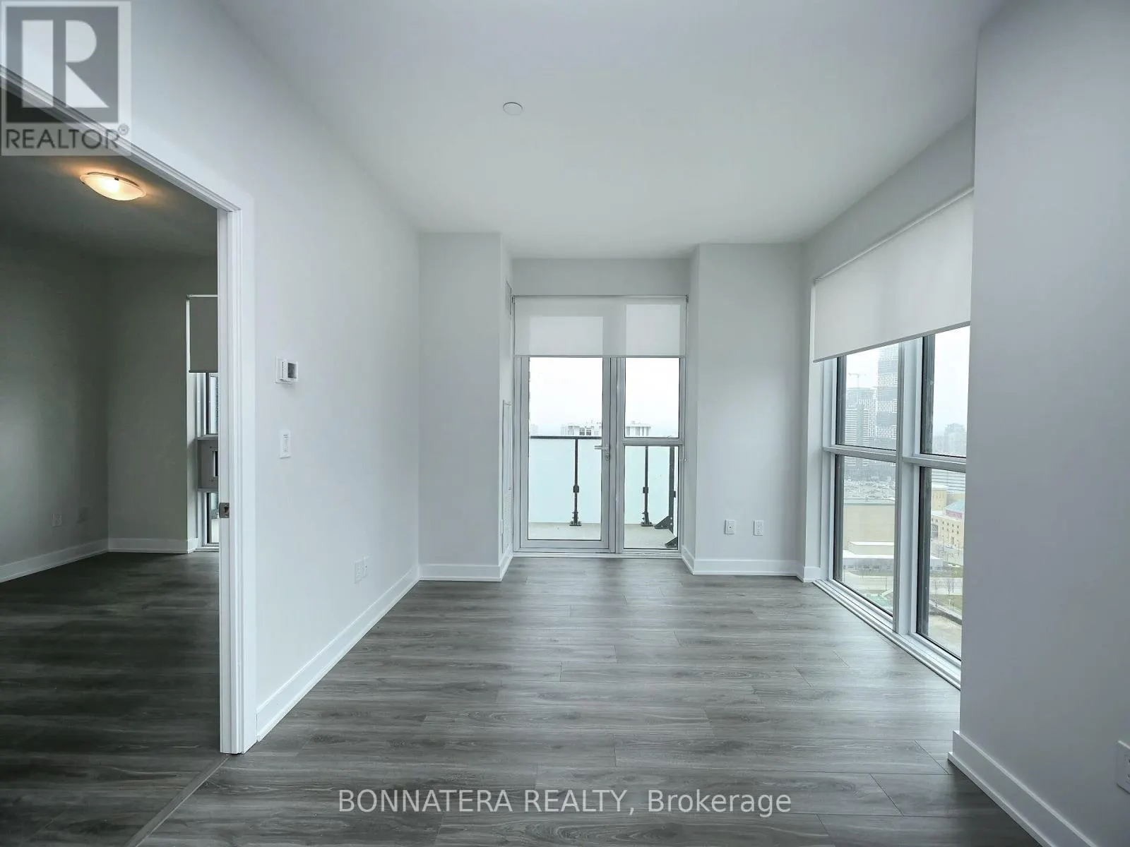 2503 - 430 SQUARE ONE DRIVE