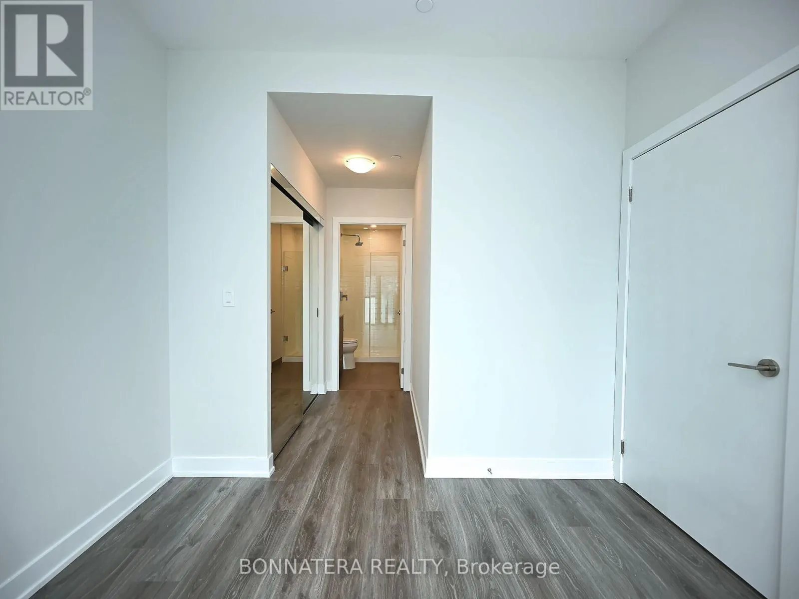 2503 - 430 SQUARE ONE DRIVE