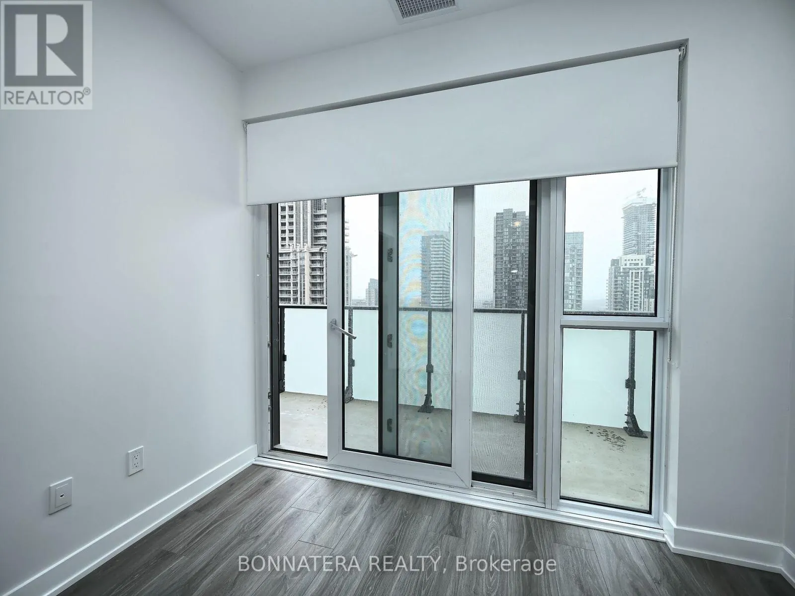 2503 - 430 SQUARE ONE DRIVE