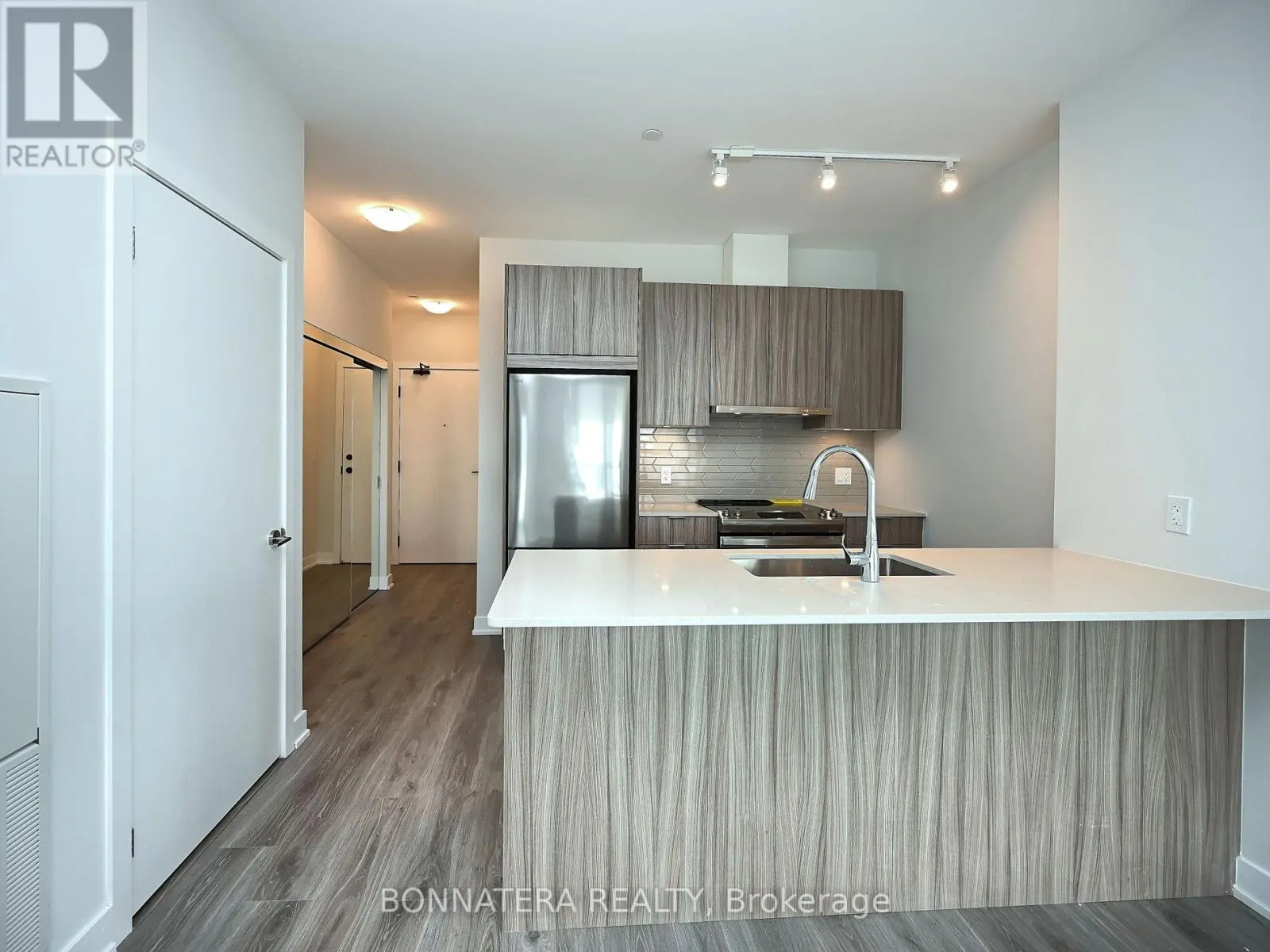 2503 - 430 SQUARE ONE DRIVE