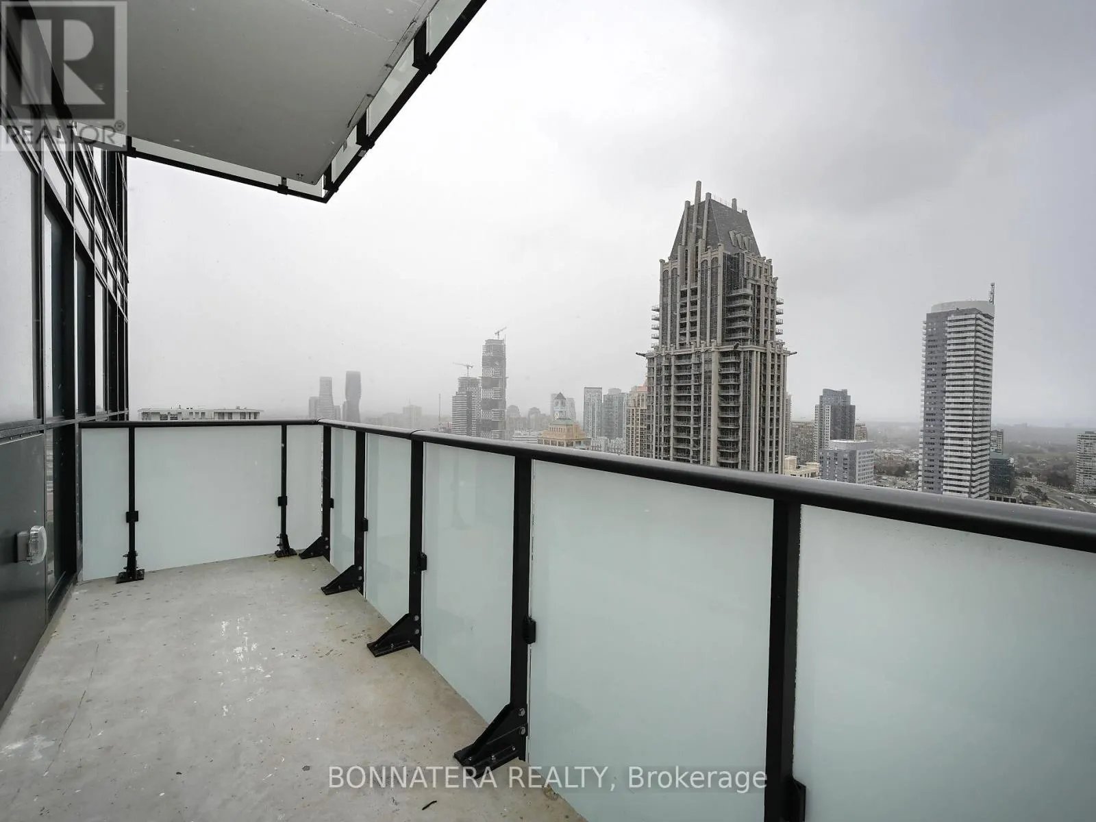 2503 - 430 SQUARE ONE DRIVE