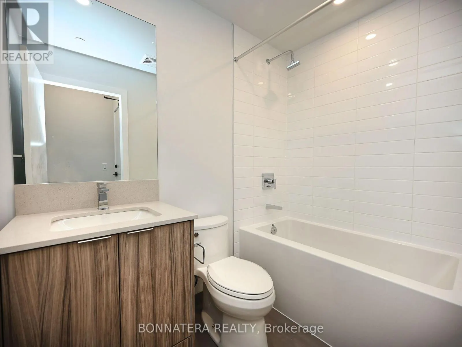 2503 - 430 SQUARE ONE DRIVE