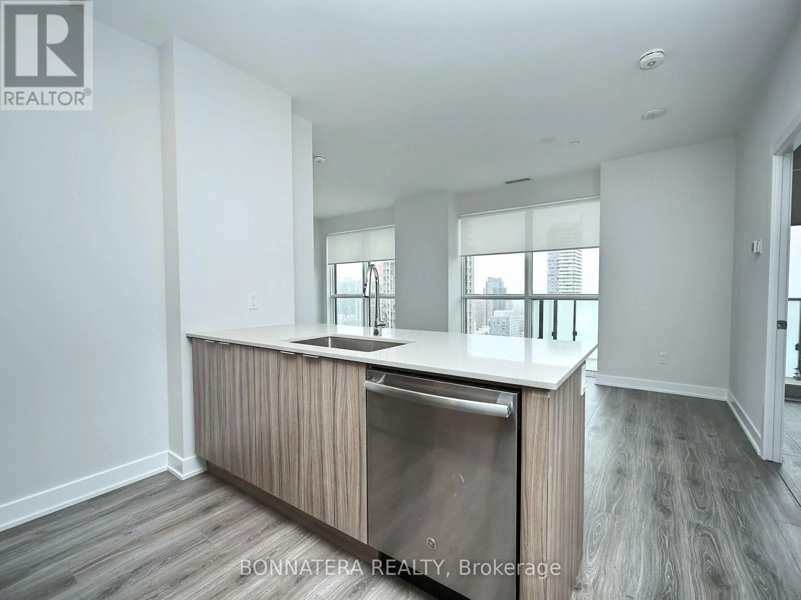 2503 - 430 SQUARE ONE DRIVE